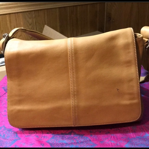 Coach crossbody - Picture 1 of 8